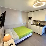 Newly Renovated Apartment *